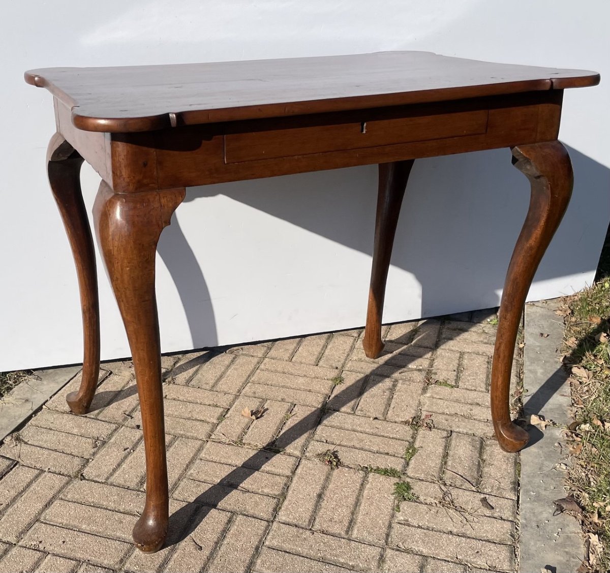 Walnut Writing Table. Venice, 18th Century.-photo-3