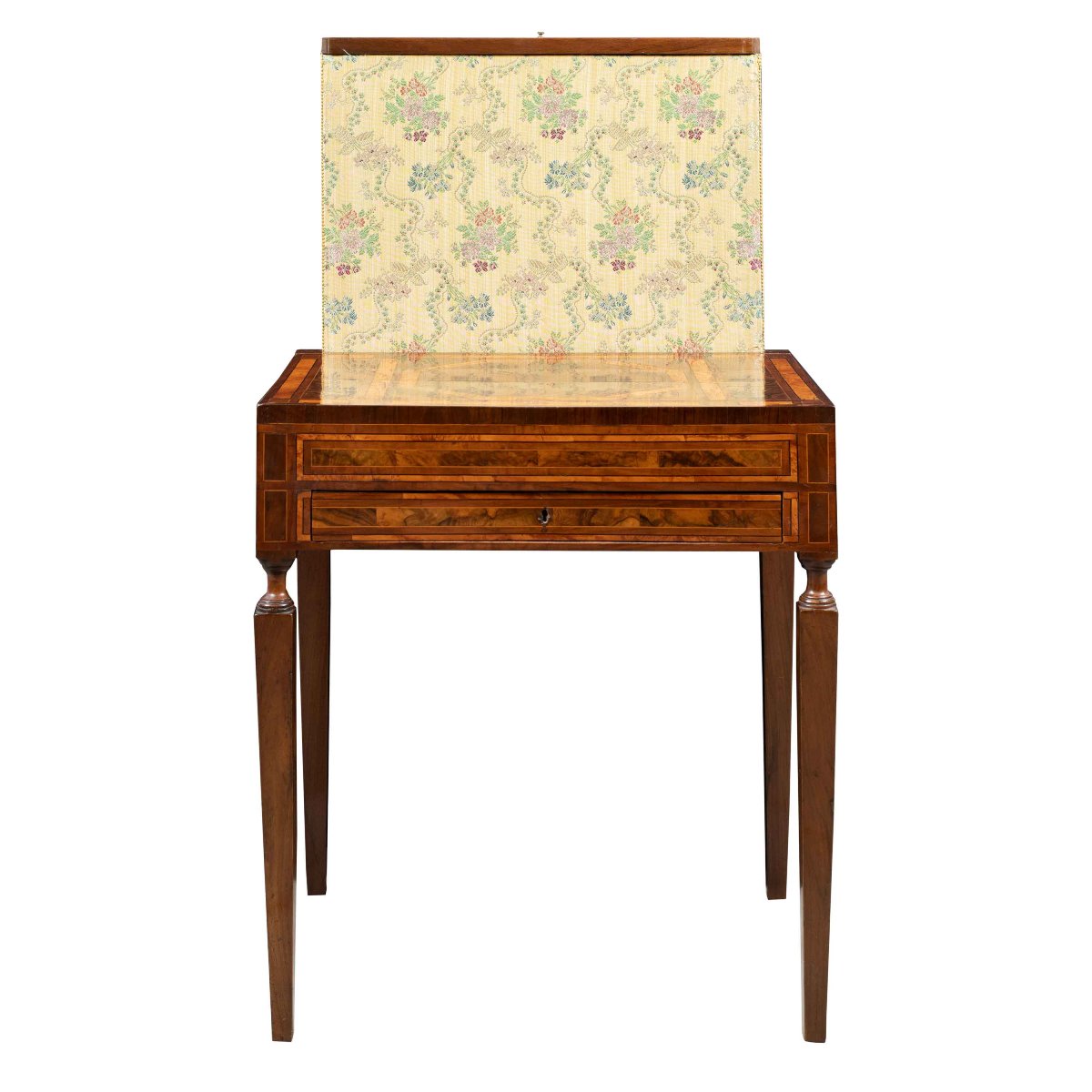 Bureau à abattant en noyer plaqué de loupe, de bois fruitier et d'essences diverses - XVIII.