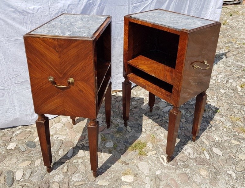 Paire de tables de chevet plaquées d'ébène violet, plateaux en marbre. Sicile, XVIII-XIX.-photo-3