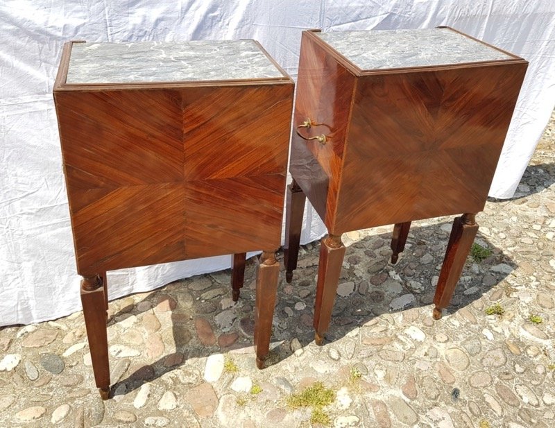 Paire de tables de chevet plaquées d'ébène violet, plateaux en marbre. Sicile, XVIII-XIX.-photo-4