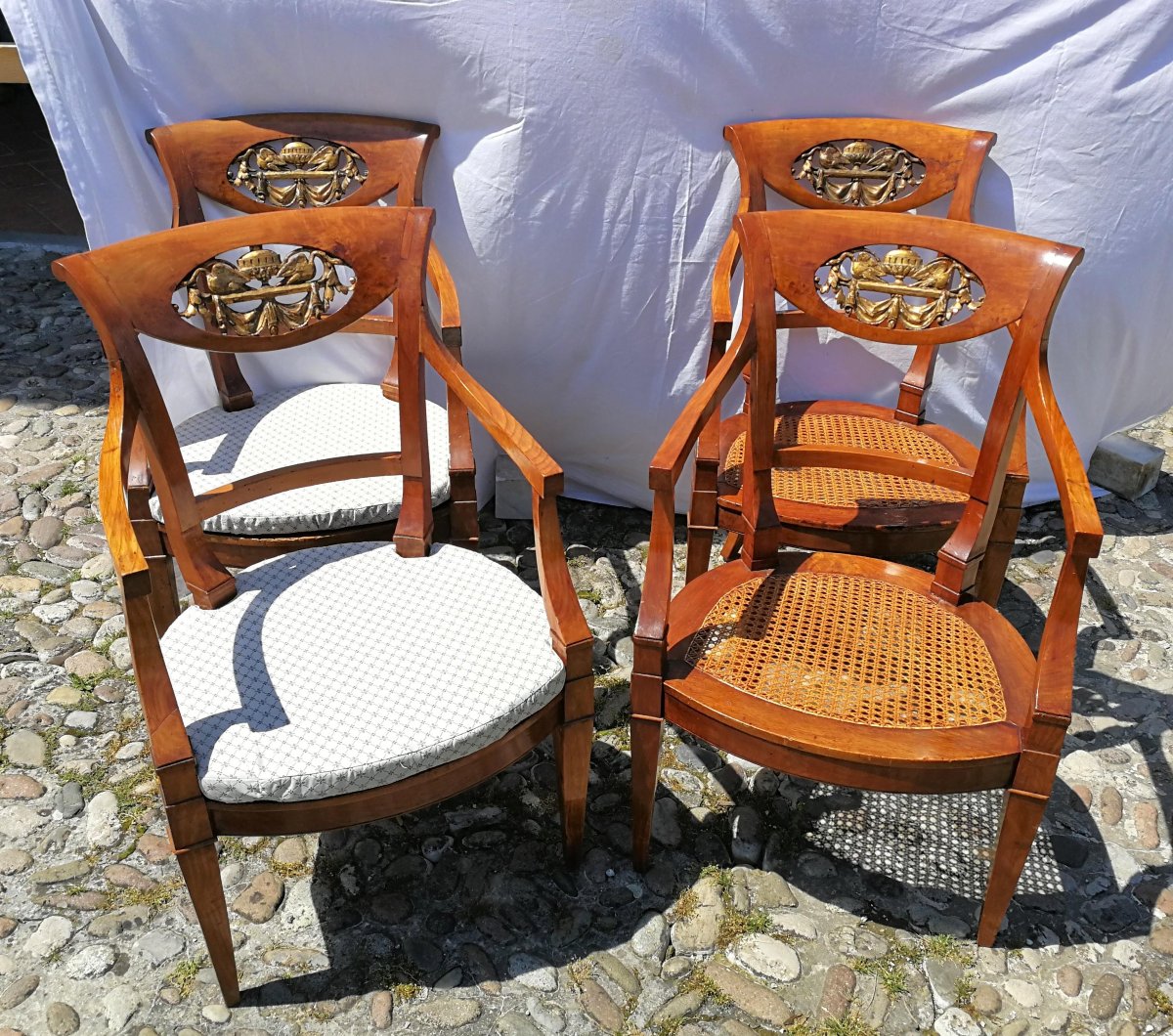 Quatre fauteuils en bois sculpté. Italie, milieu du XIXe siècle.-photo-3