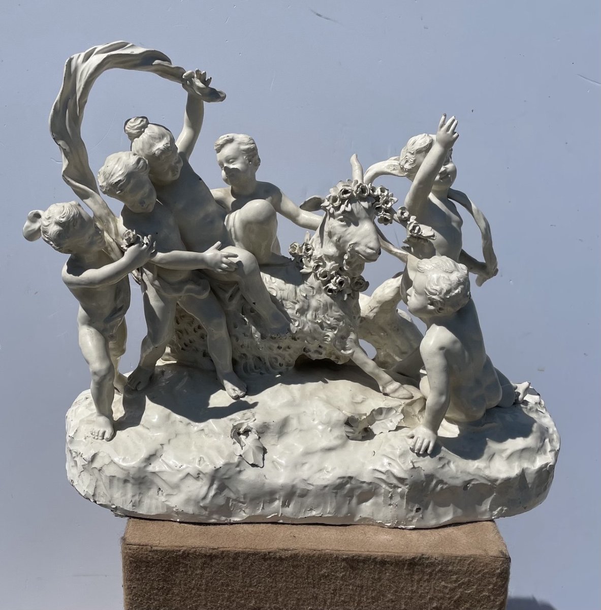Groupe sculptural en faïence blanche - La Chèvre Amalthée - Manufacture de Capodimonte, XIX.-photo-4