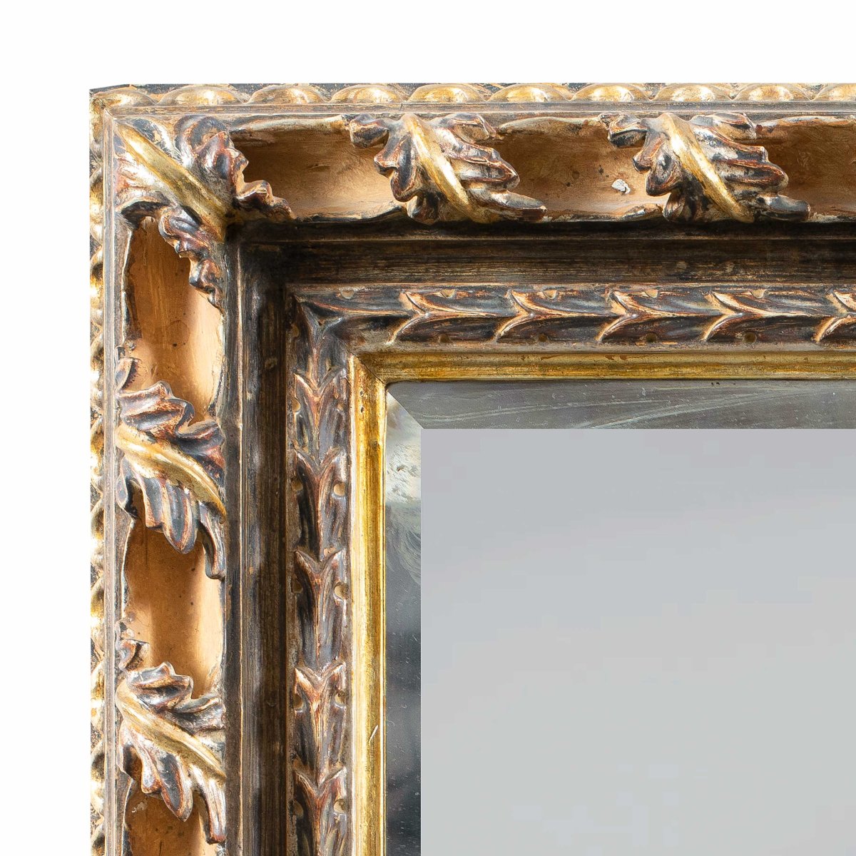 Miroir Art nouveau en bois sculpté et doré. Italie, XXe siècle.-photo-2