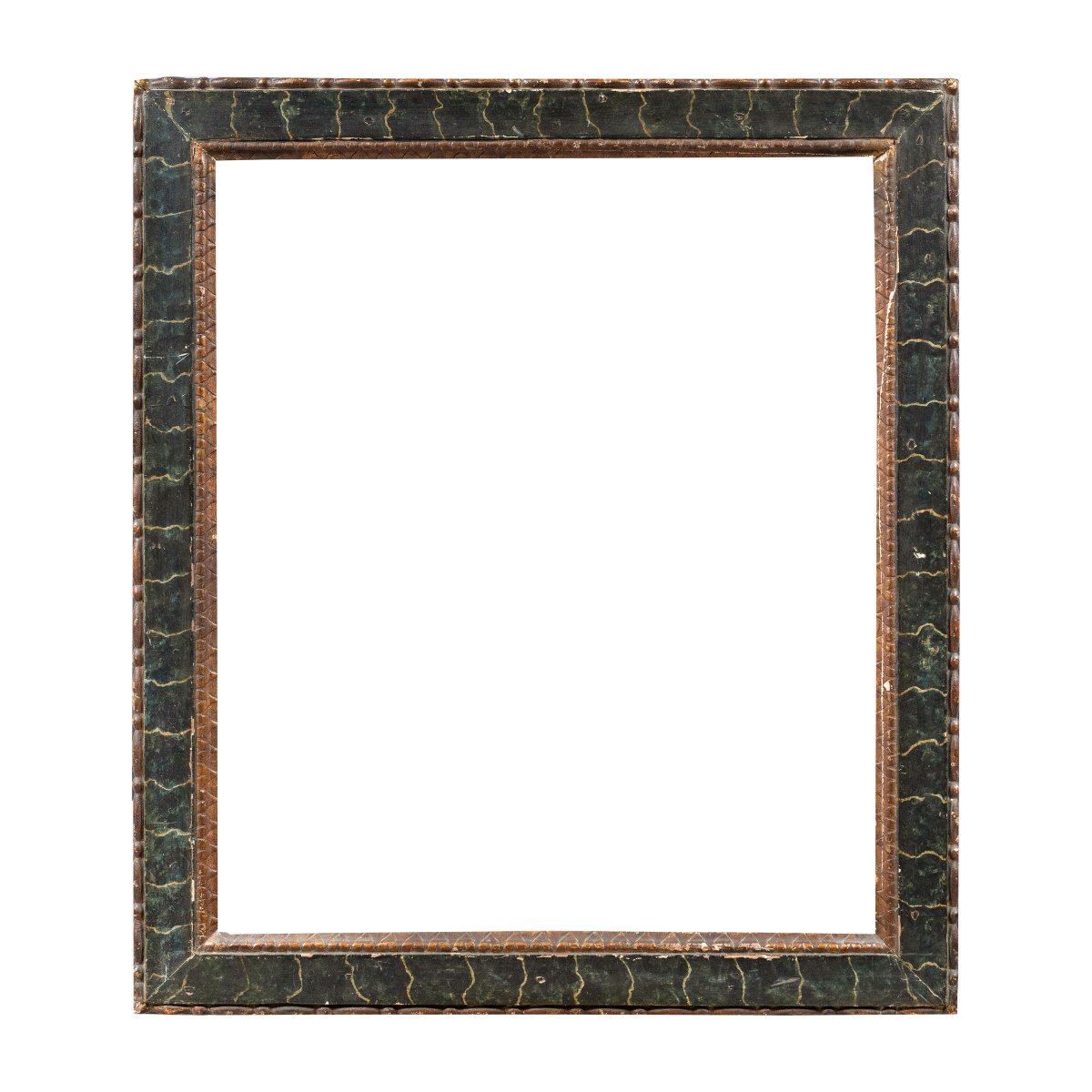 Cadre en bois sculpté, laqué et peint, imitant le marbre. Italie, XVIIe siècle.