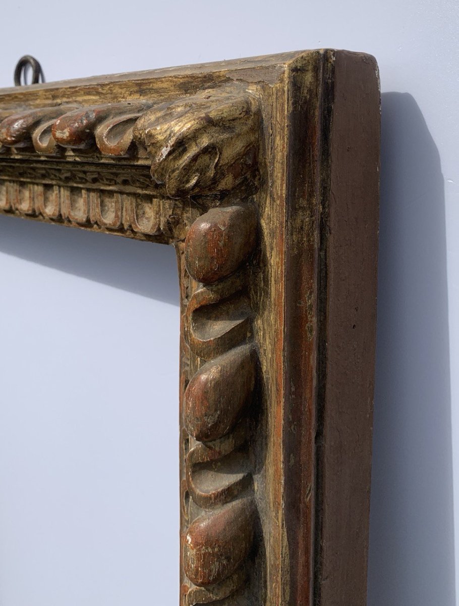Cadre baroque en bois sculpté et doré. Toscane, XVIIe siècle.-photo-2