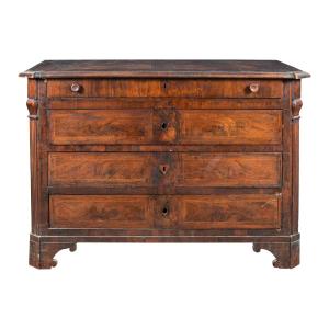 Commode en ronce de noyer. Italie, début du XIXe siècle.