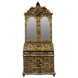 Two-piece Trumeau In Lacquered And Gilded Wood With Chinoiserie Motifs. Venice, 18th Century.