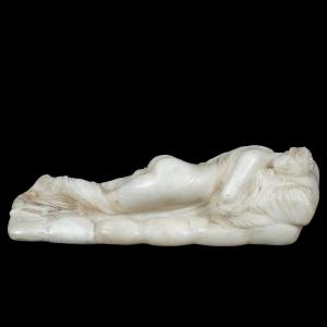 Sculpteur italien (XIXe siècle) - Jeune fille allongée.