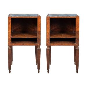 Paire de tables de chevet plaquées d'ébène violet, plateaux en marbre. Sicile, XVIII-XIX.