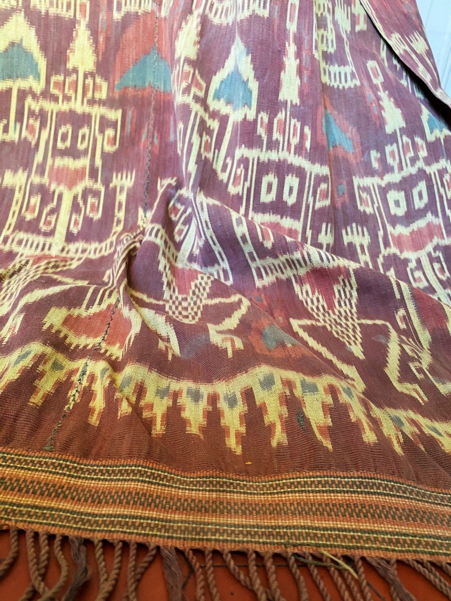 Hinggi Sumba Ceremonial Shawl - Indonesia Circa 1920-photo-3