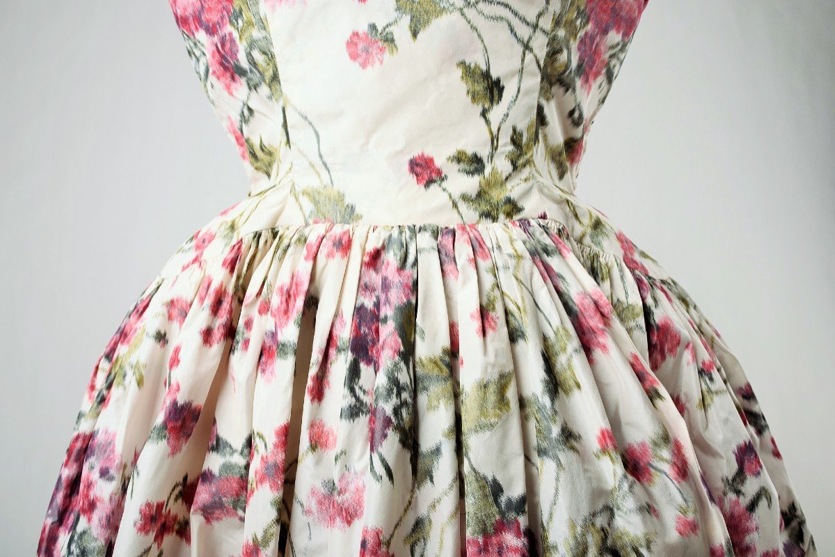 Robe De Bal En Taffetas De Soie Chiné Fleuri- France Circa 1955-photo-6