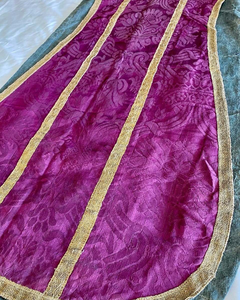 Chasuble In Violine Silk Damask And Buckram Lining - Spain Or France 18th -19th Century-photo-1