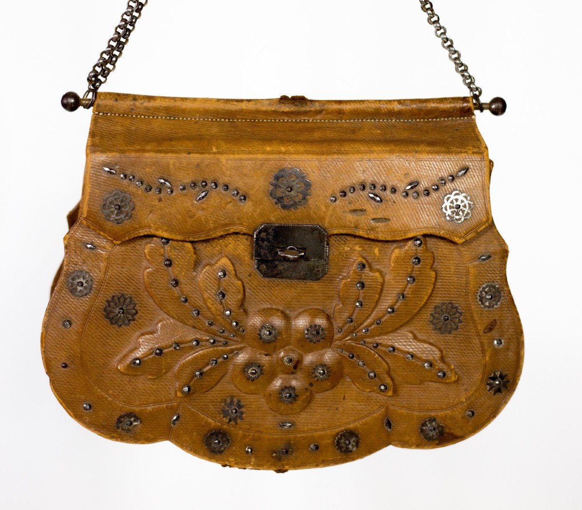 Réticule Empire En Maroquin Bosselé Sequins Et Perles d'Acier - France Circa 1795-1815