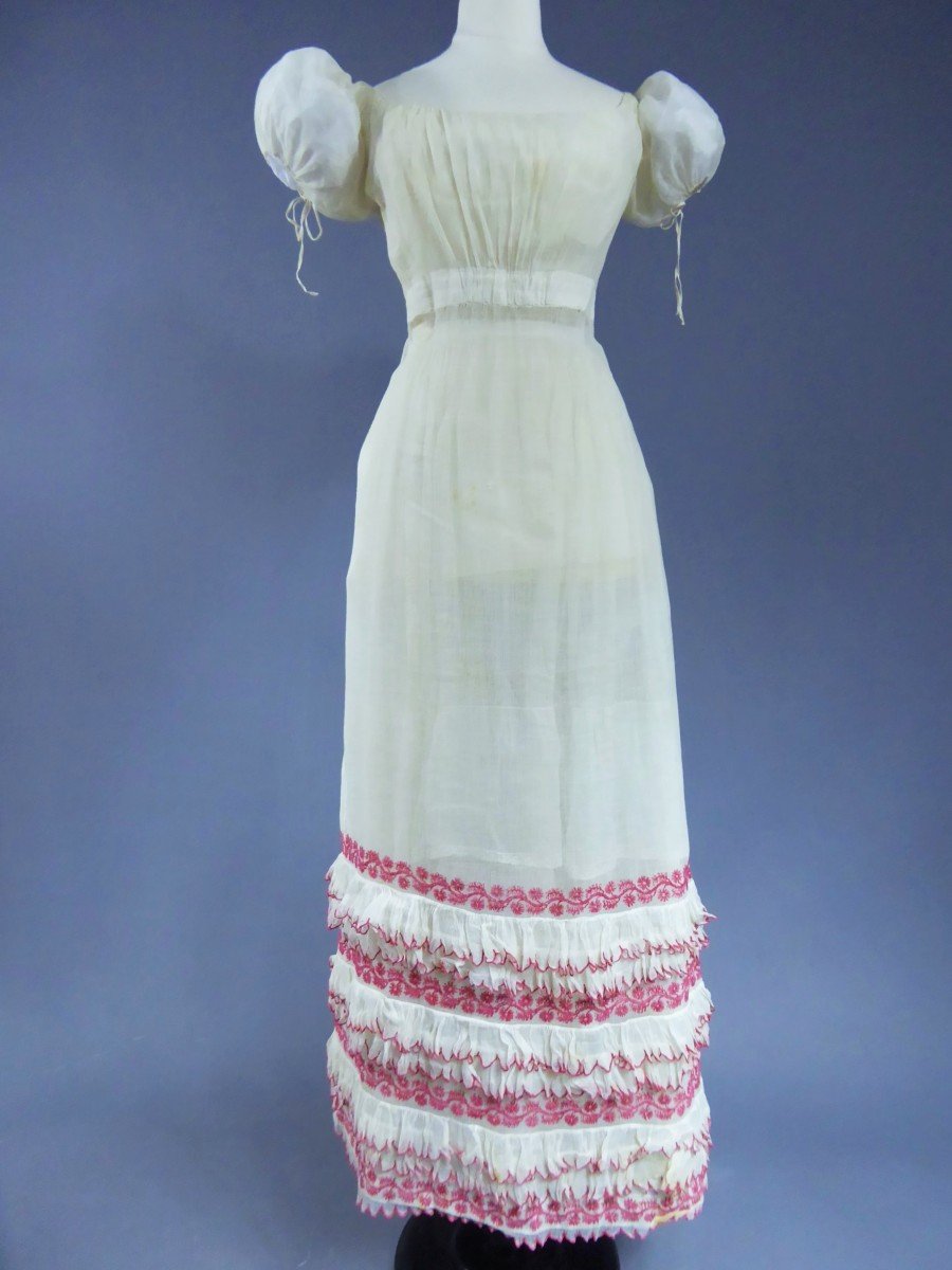Restoration Dress In Embroidered Cotton Yarn Circa 1813/1820