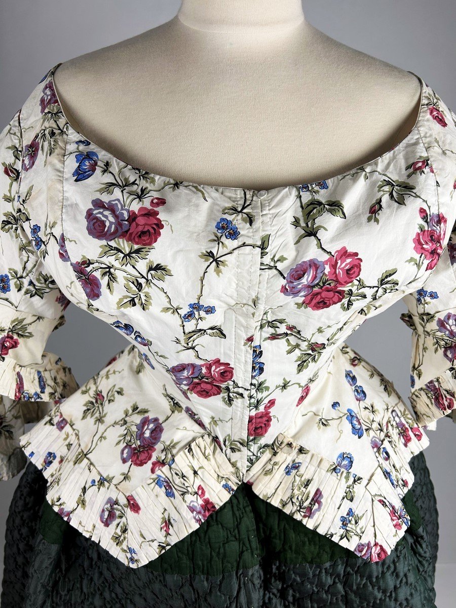 A Casaquin In Chintz With Pagoda Sleeves And Falbalas In The 18th Century Style Circa 1865-photo-2