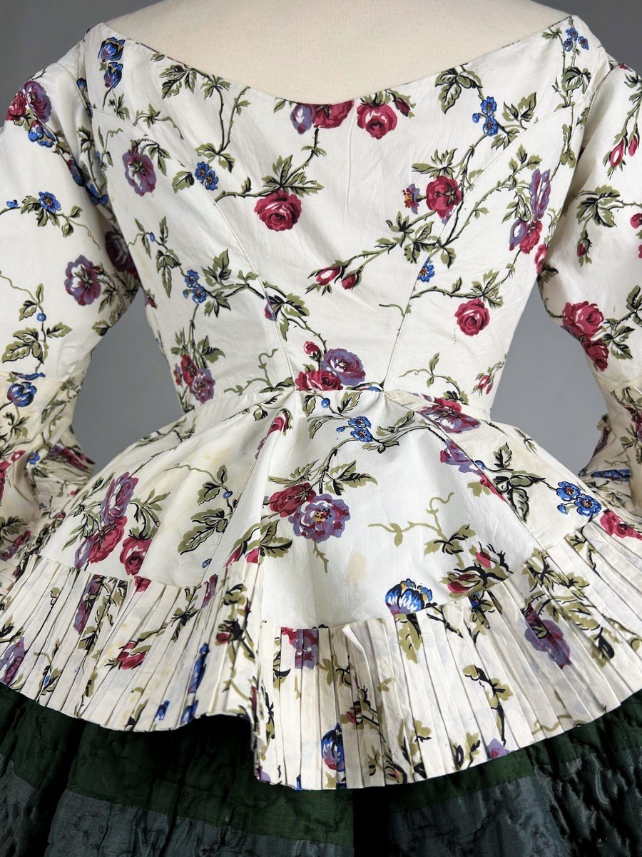 A Casaquin In Chintz With Pagoda Sleeves And Falbalas In The 18th Century Style Circa 1865-photo-6