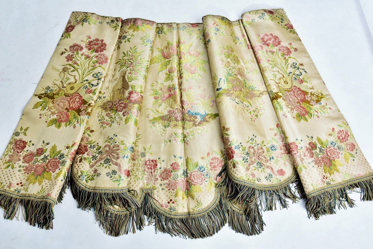 Lambrequin In Silk Lampas By Philippe De Lassalle - Manufacture Lyonnaise 18th Or 19th Centuries-photo-2