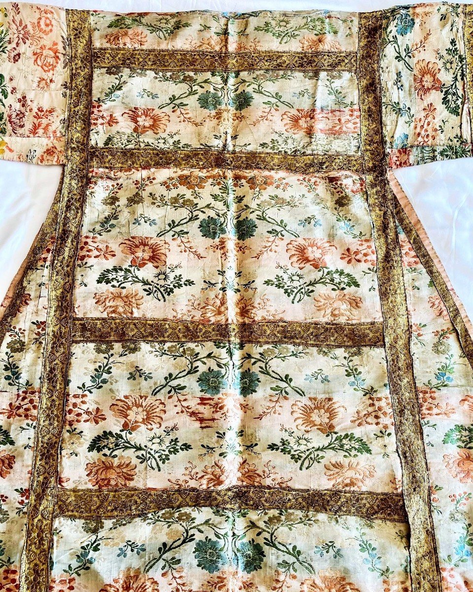 Dalmatic In Lampas And Golden Ribbons - Spain 18th Century