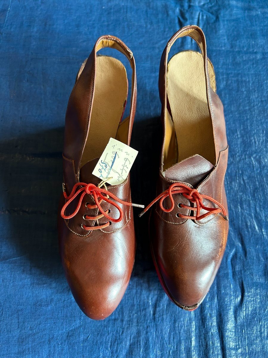 Pair Of 1940s Shoes In Leather And Wedge Heel In Red Wood With Its Box-photo-1
