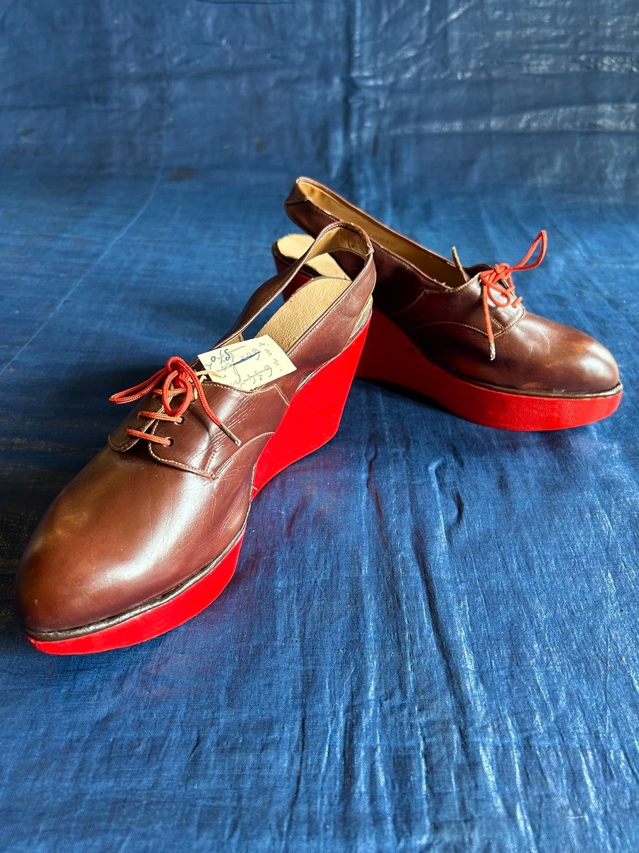 Pair Of 1940s Shoes In Leather And Wedge Heel In Red Wood With Its Box-photo-2