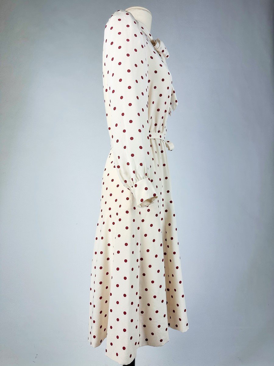  Robe De Cocktail En Crêpe à Pois De Chanel Haute Couture Numérotée 59644 Circa 1975-photo-4