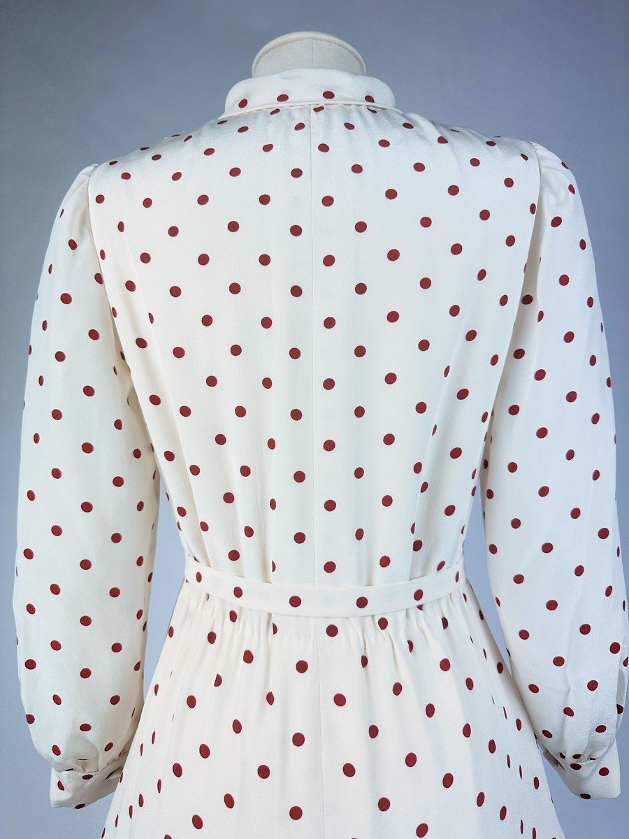 Robe De Cocktail En Crêpe à Pois De Chanel Haute Couture Numérotée 59644 Circa 1975-photo-5