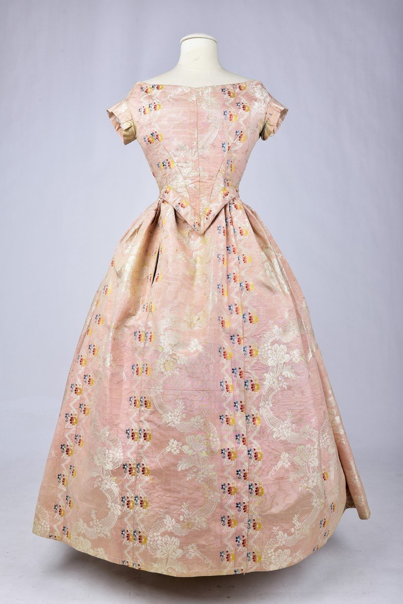 A Summer Crinoline Dress In Paperback Silk Moire Circa 1860-photo-4