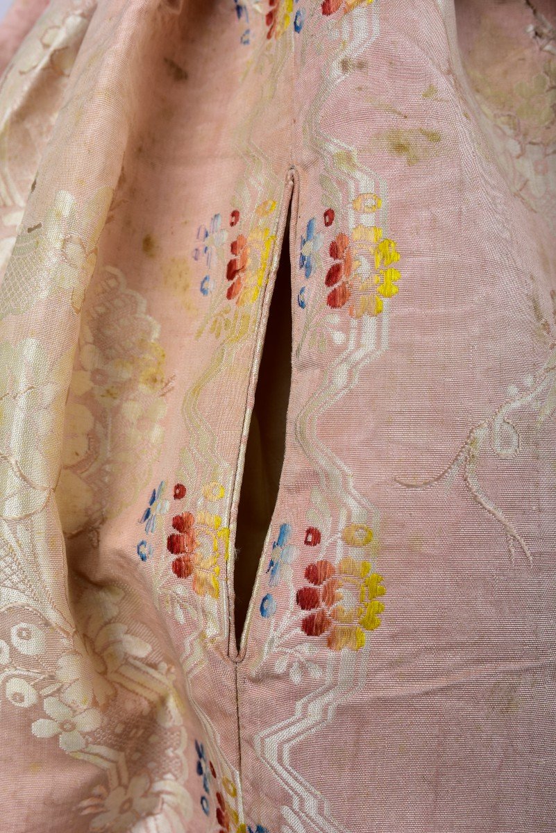 A Summer Crinoline Dress In Paperback Silk Moire Circa 1860-photo-2