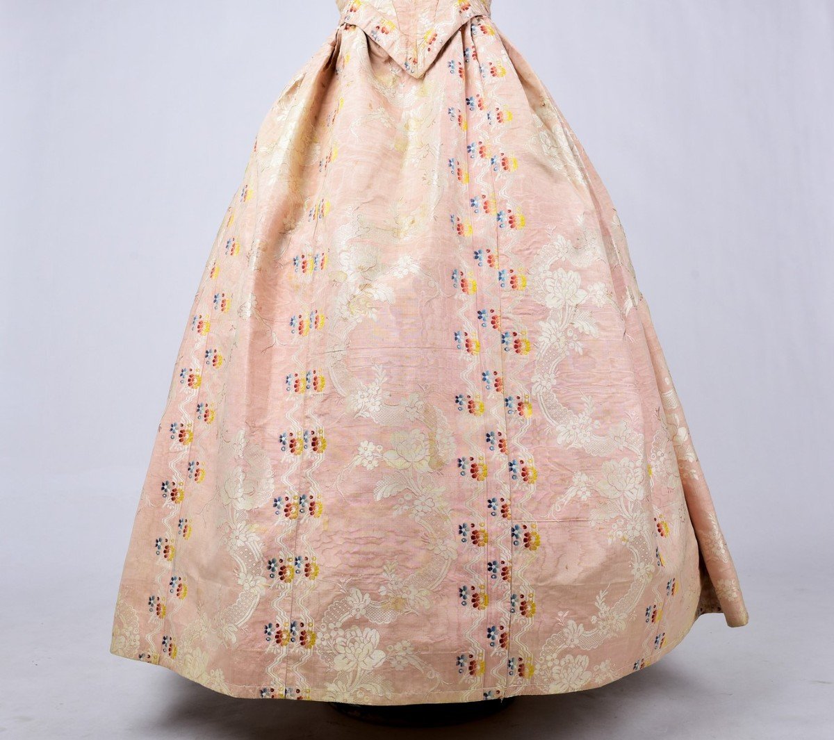 A Summer Crinoline Dress In Paperback Silk Moire Circa 1860-photo-3