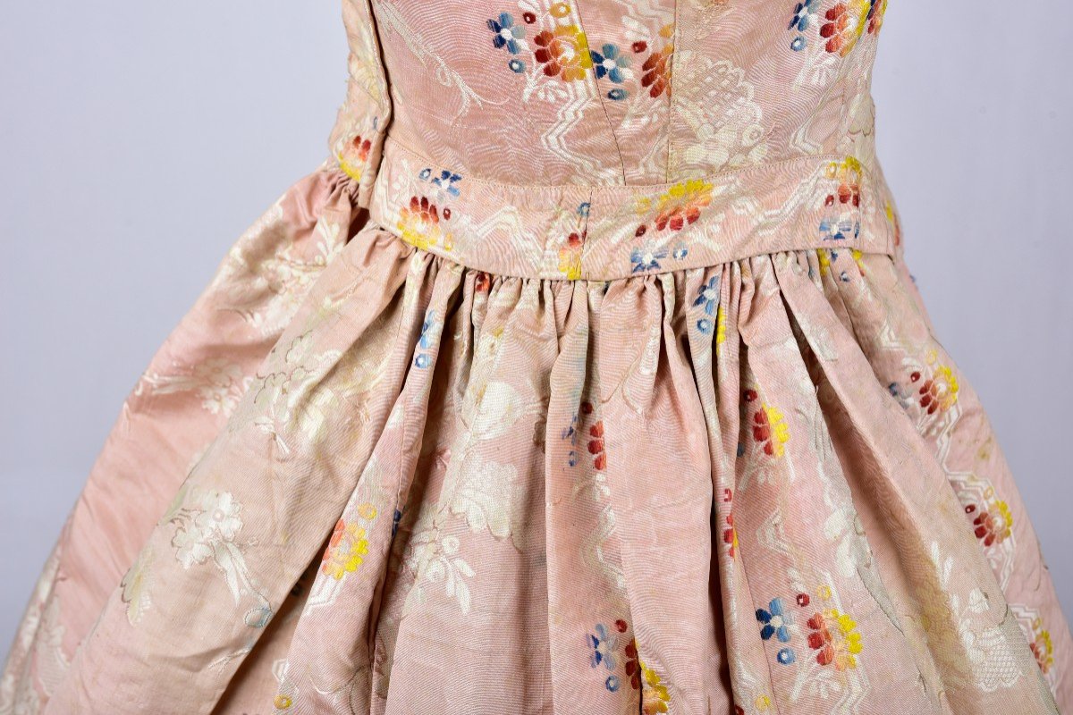 A Summer Crinoline Dress In Paperback Silk Moire Circa 1860-photo-5