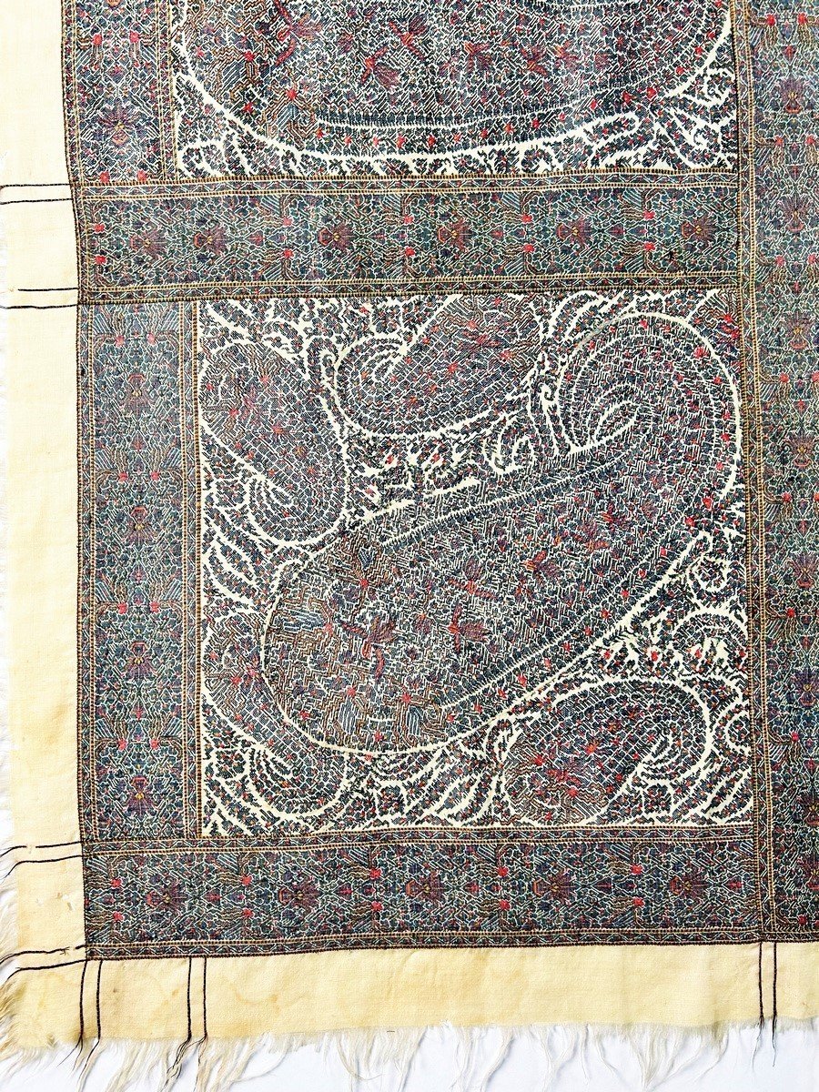 Châle Cachemire De Mode Double-pointe à Réserve En Pashmina Crème - France Circa 1830 -photo-4