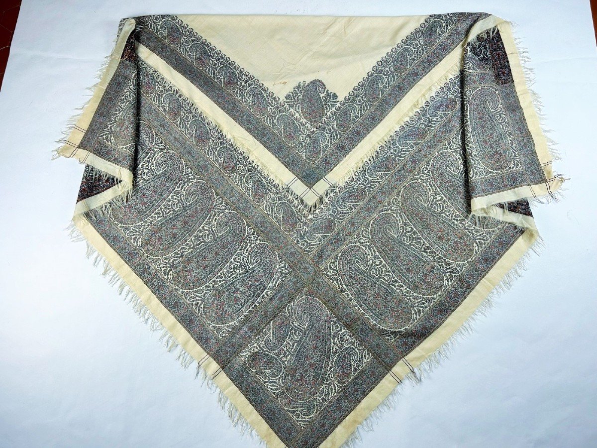Double-pointed Fashion Cashmere Shawl With Reserve In Cream Pashmina - France Circa 1830 -photo-6
