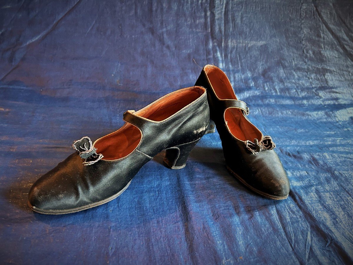 Paire d'Escarpins Dit Charles IX En Satin Noir - France Circa 1920-1930-photo-3