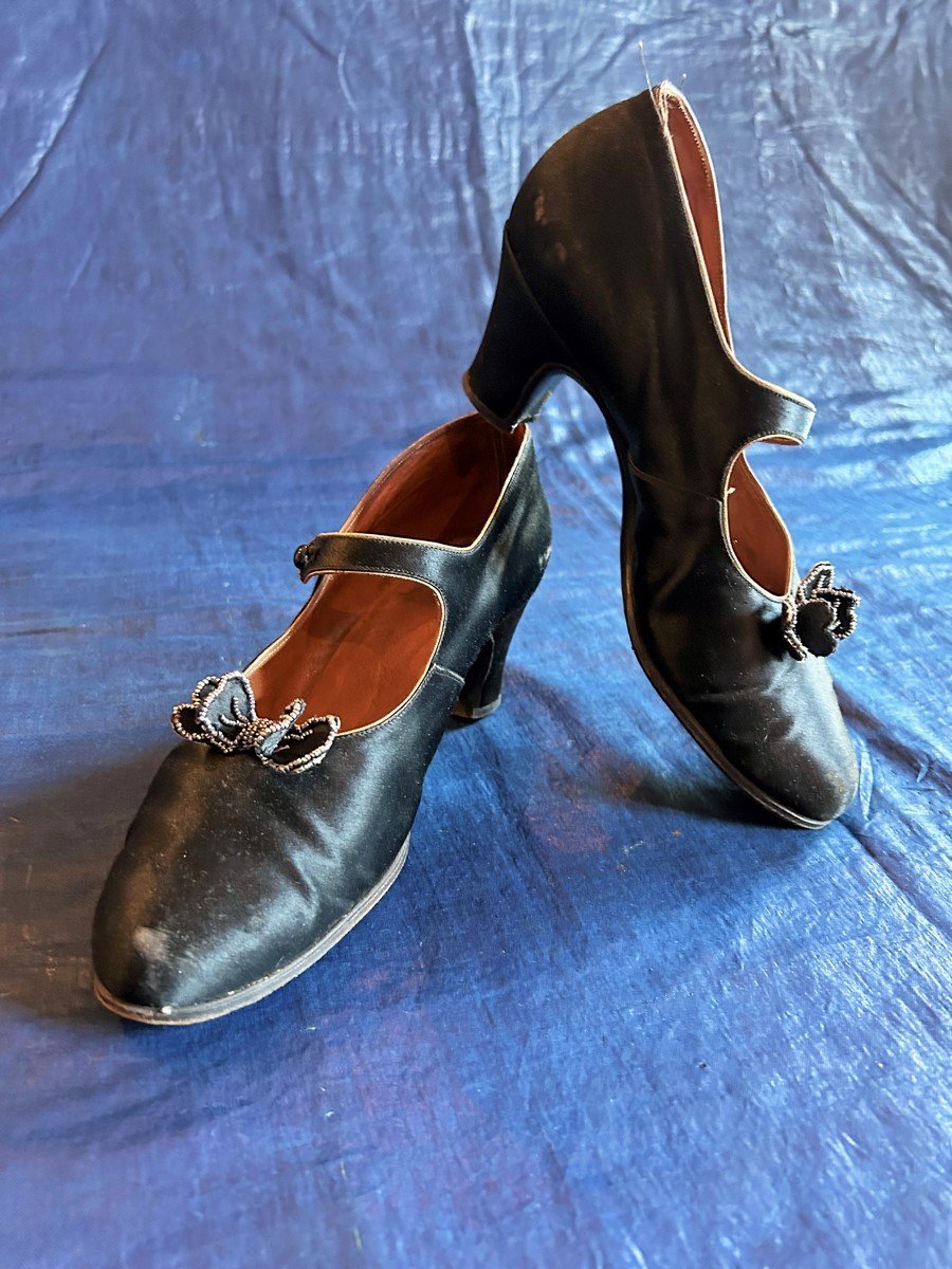 Paire d'Escarpins Dit Charles IX En Satin Noir - France Circa 1920-1930-photo-3
