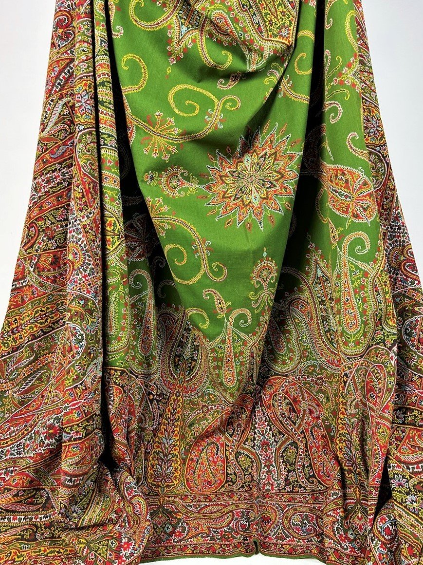 Beautiful French Cashmere Shawl With Large Green Reserve Circa 1845-photo-8