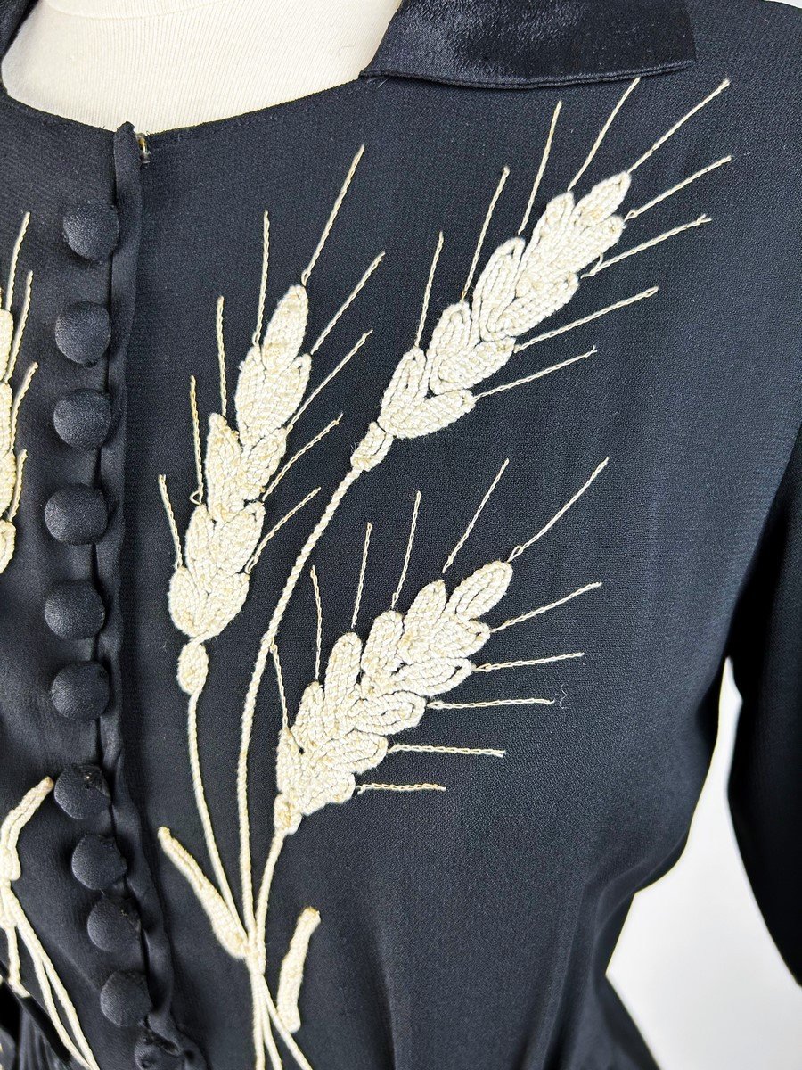 Little Black Dress With Embroidered Wheat Ears - France Circa 1945 -photo-5