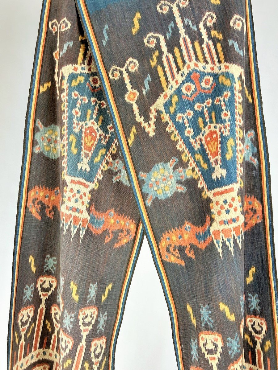 Ikat Ceremonial Shawl - Hinggi Sumba - Indonesia Circa 1920