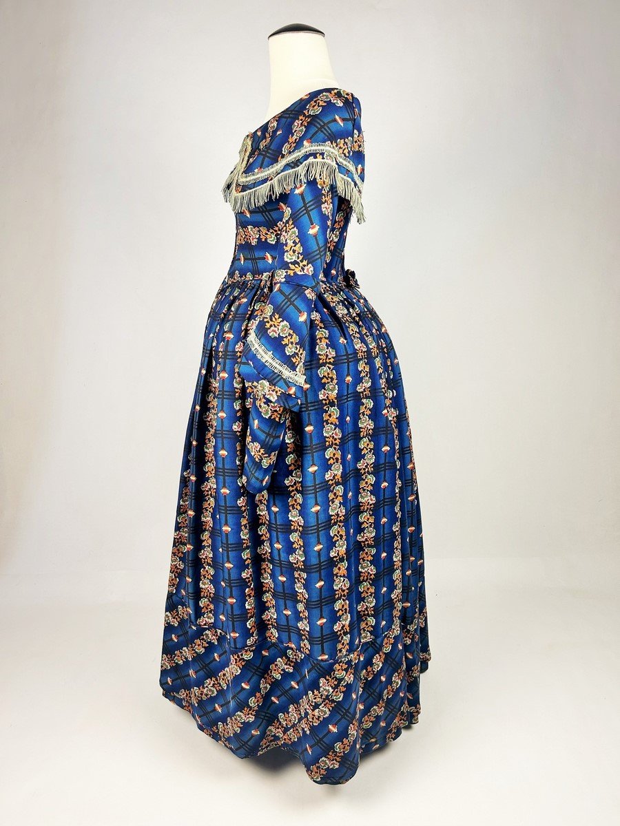 Robe De Jour En étamine De Laine Ombrée Et Imprimée De Roses - Angleterre Circa 1840-photo-5