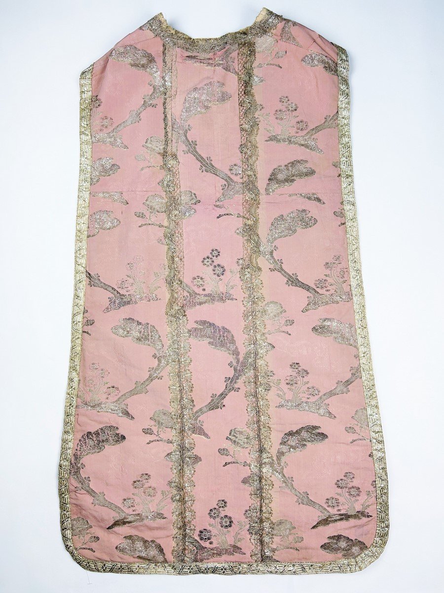 Roman Chasuble In Silver Brocade With Bizarre Decor - Italy Circa 1730-photo-2