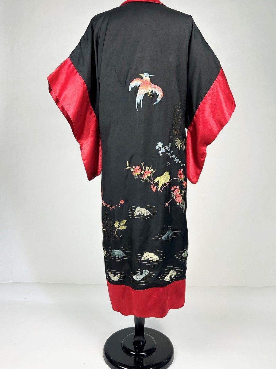 Kimono For The Evening In Taffeta Embroidered With Chinoiserie - France Circa 1930-photo-2