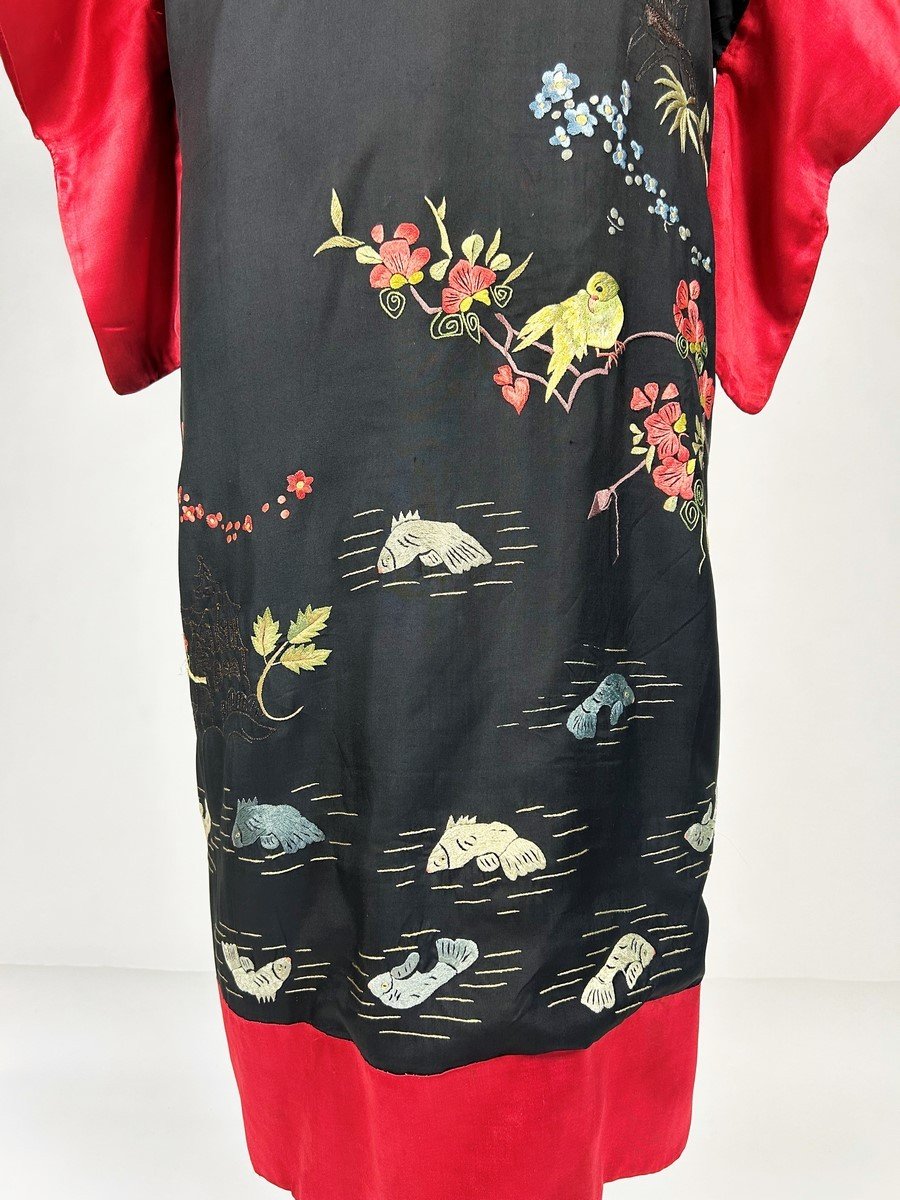 Kimono For The Evening In Taffeta Embroidered With Chinoiserie - France Circa 1930-photo-3