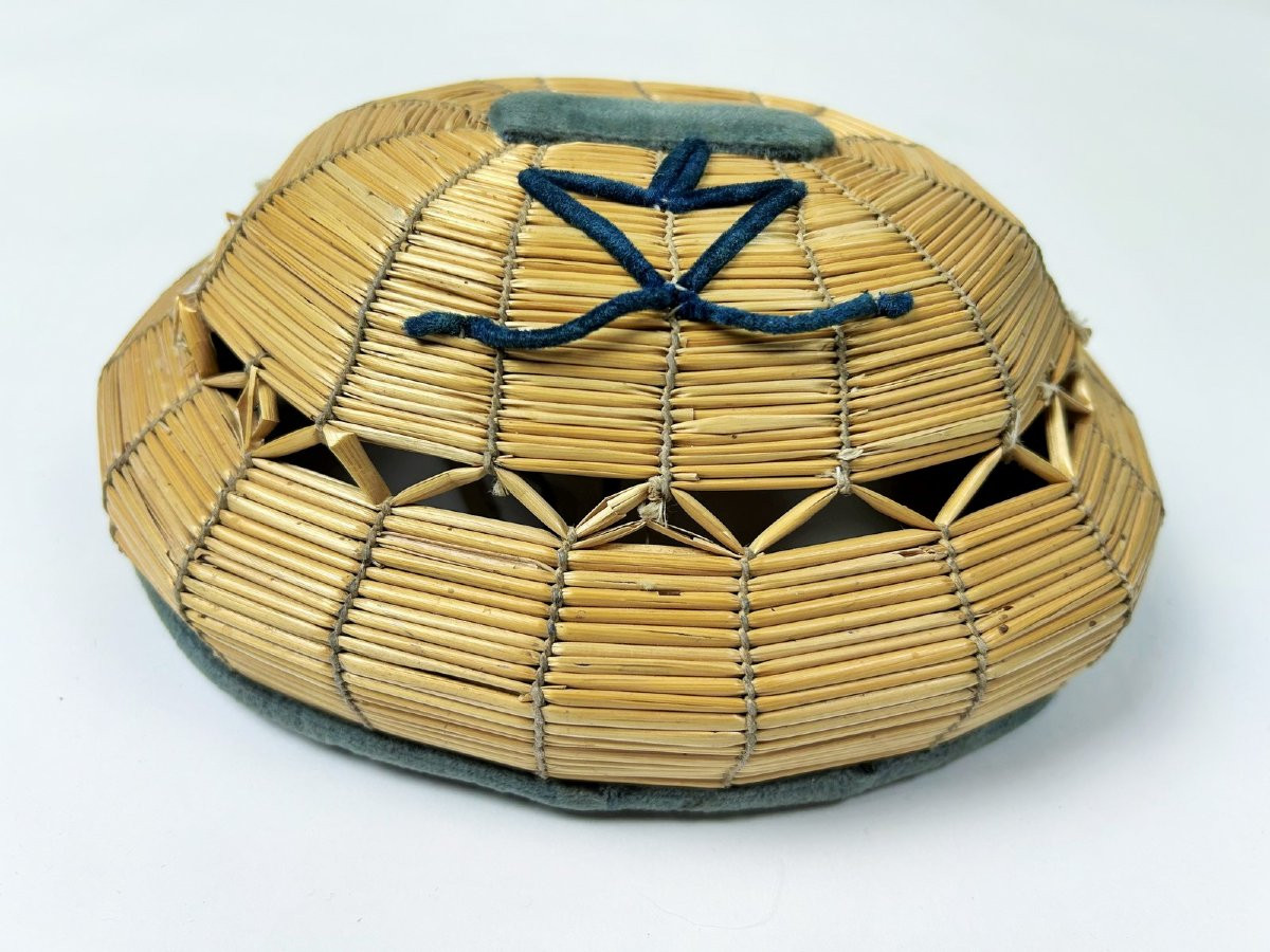 Un Bourrelet De Bébé En Paille Tuyautée - France Circa 1860-photo-2