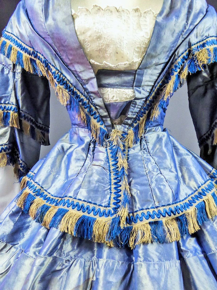 Day Dress With Large Crinoline In Changing Taffeta - France Circa 1855.-photo-1