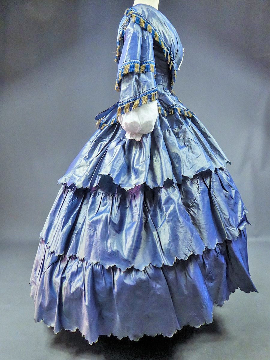 Day Dress With Large Crinoline In Changing Taffeta - France Circa 1855.-photo-2