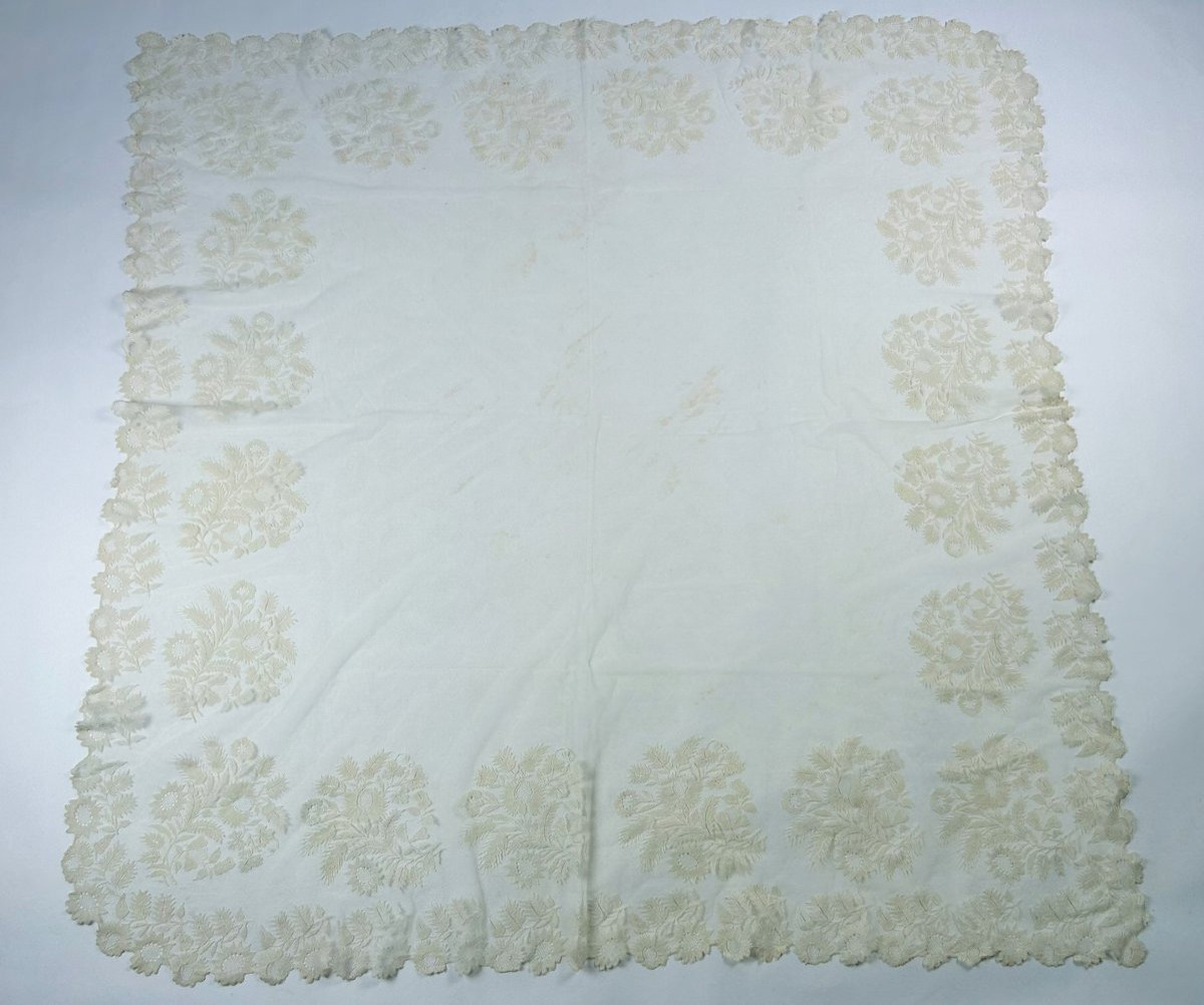 Grand Fichu De Cérémonie En Tulle Brodé Au Sarci - France Provence Circa 1830-photo-6