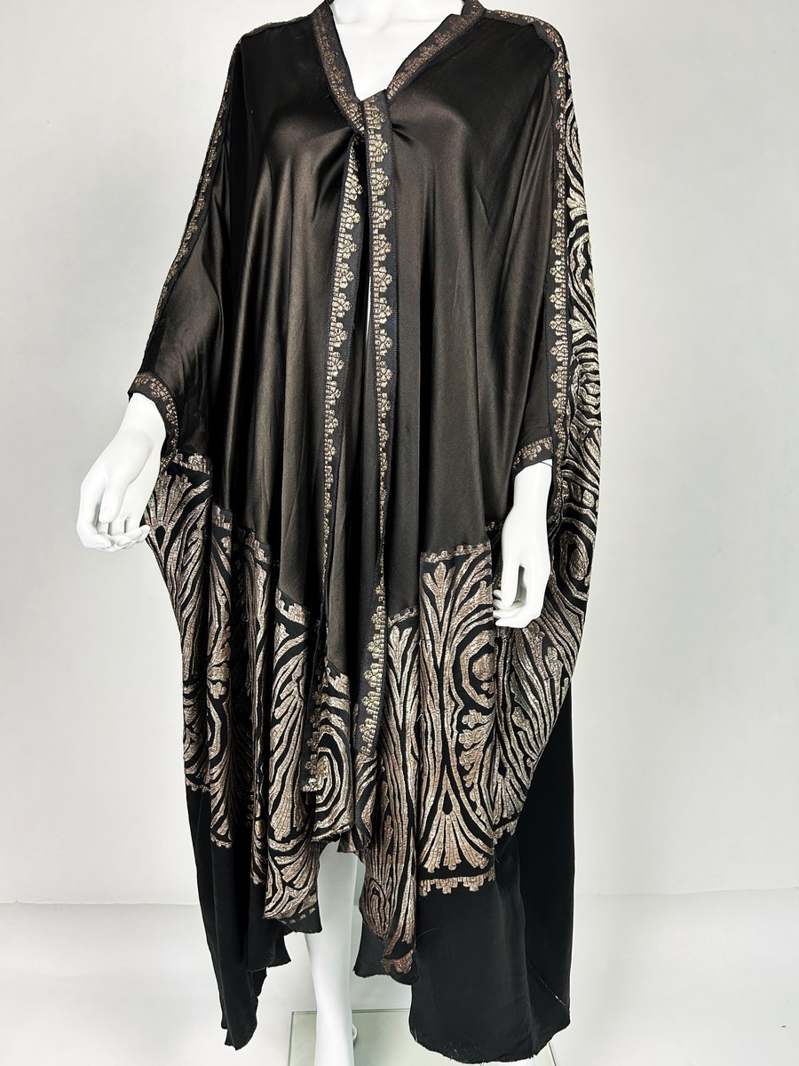 Art Deco Evening Cape In Duchess Satin And Gold Brocaded Lamé - France Circa 1920