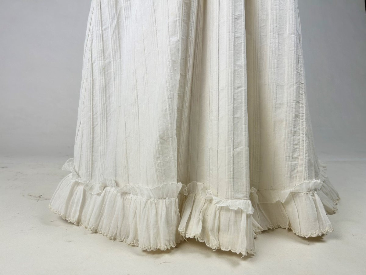 Simplicity Day Dress In Ruffled Basin - France Circa 1795-1804-photo-3