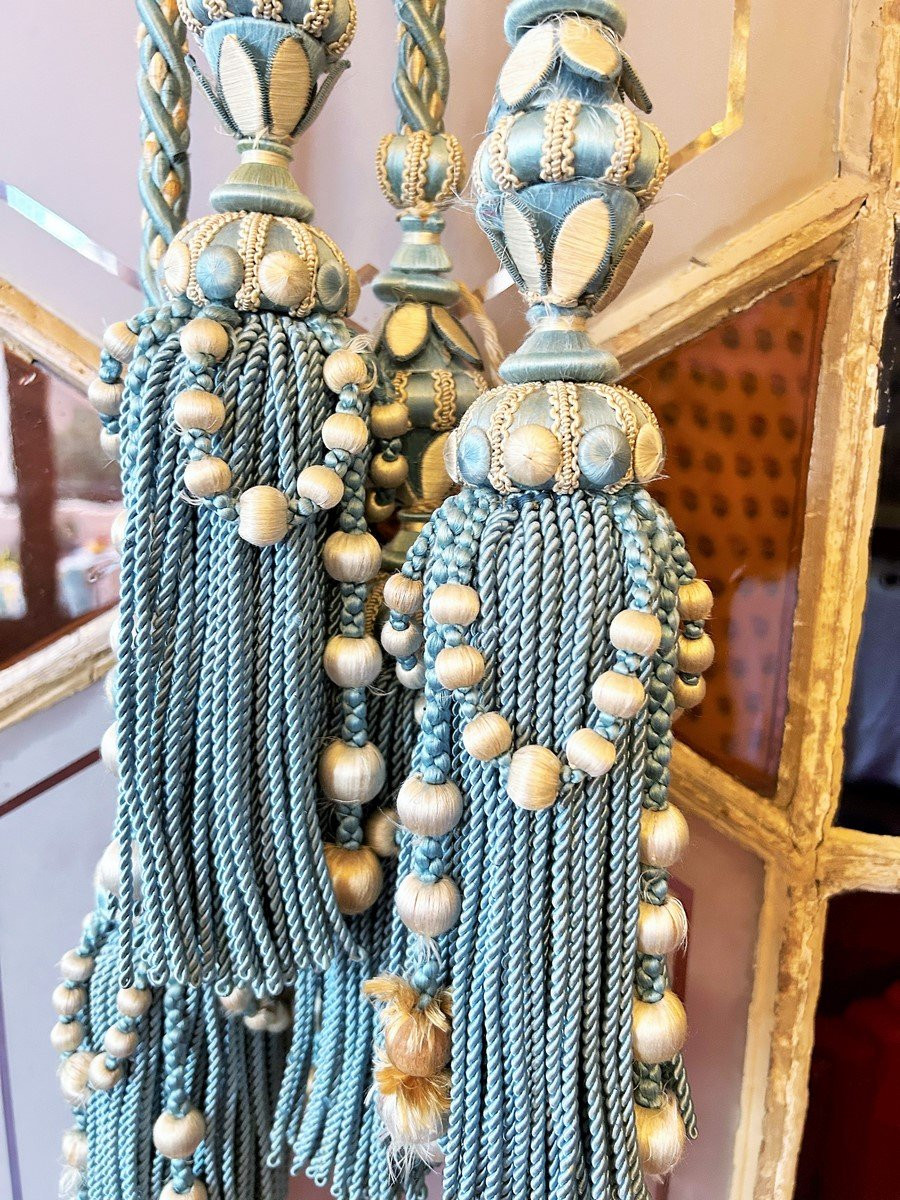 A Pair Of Sky Blue Passementerie Tiebacks And A Bell Pull - Second Empire-photo-4