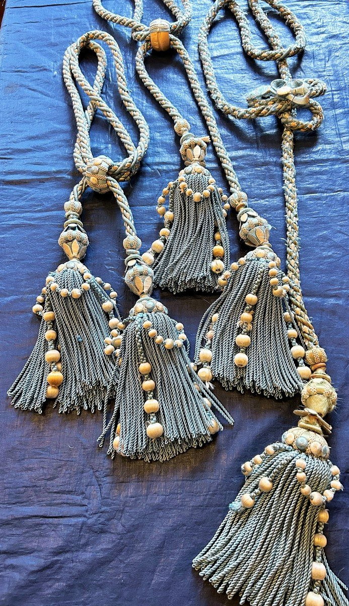 A Pair Of Sky Blue Passementerie Tiebacks And A Bell Pull - Second Empire-photo-5
