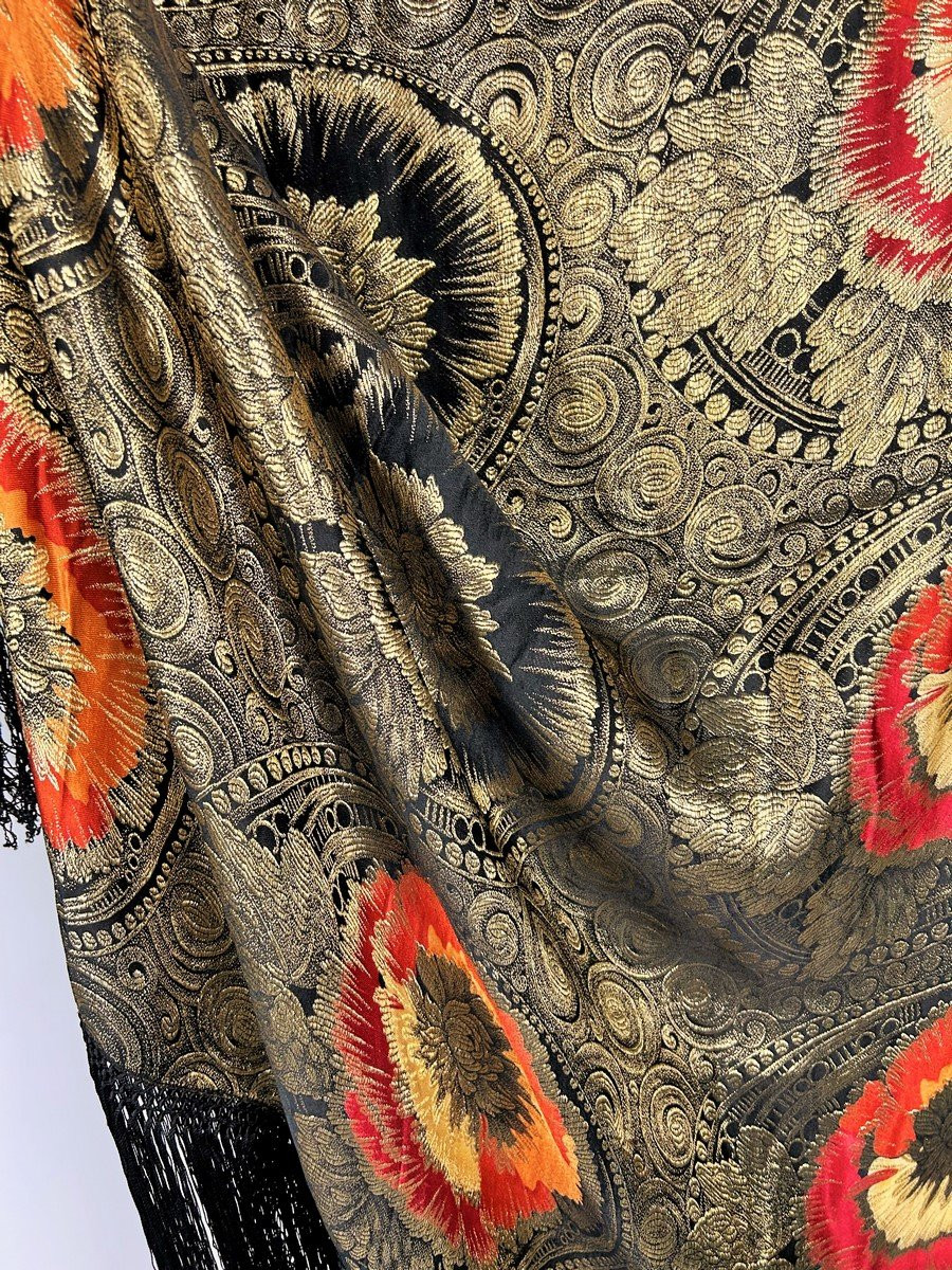 An Art Deco Period Gold Lamé Shawl - France Circa 1925-photo-2